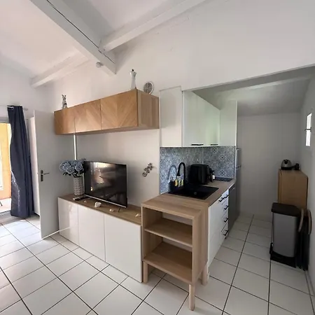 Climatisé T2 à 200m Apartamento